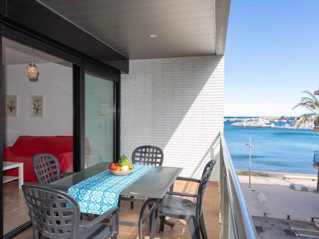 Edificio Berna | Boeken bij Flickmyhouse