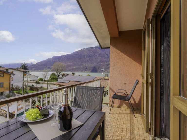 Casa Lara | Boeken bij Flickmyhouse