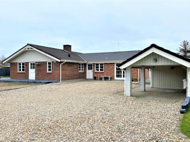 "Svenn" - 400m from the sea | Boeken bij Flickmyhouse