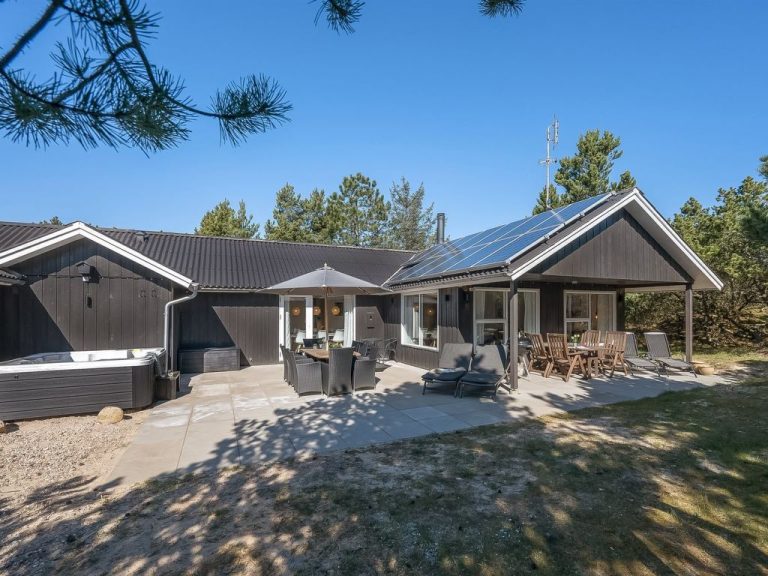 "Allen" - 1km from the sea | Boeken bij Flickmyhouse