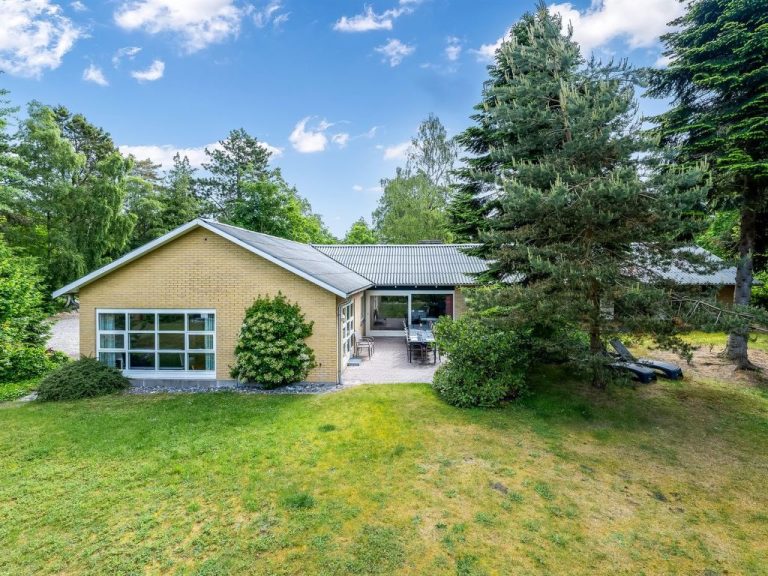 "Siggut" - 100m from the sea | Boeken bij Flickmyhouse