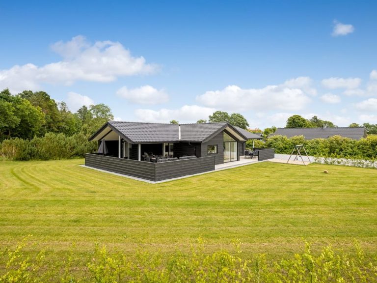 "Aleksa" - 500m from the sea | Boeken bij Flickmyhouse