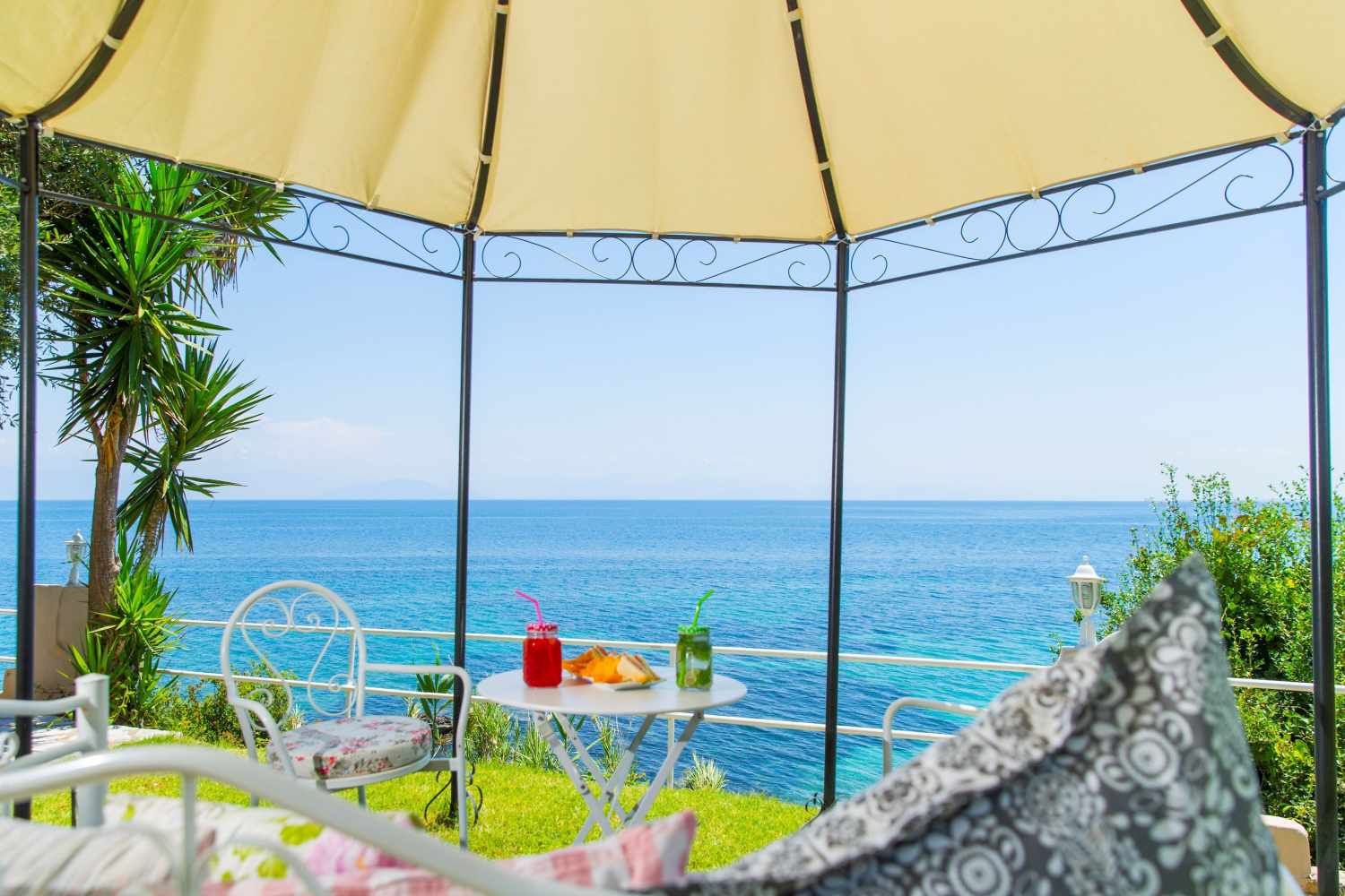 LiggingDit boetiekhotel bevindt zich in Aghios Yannis / Agios Ioannis