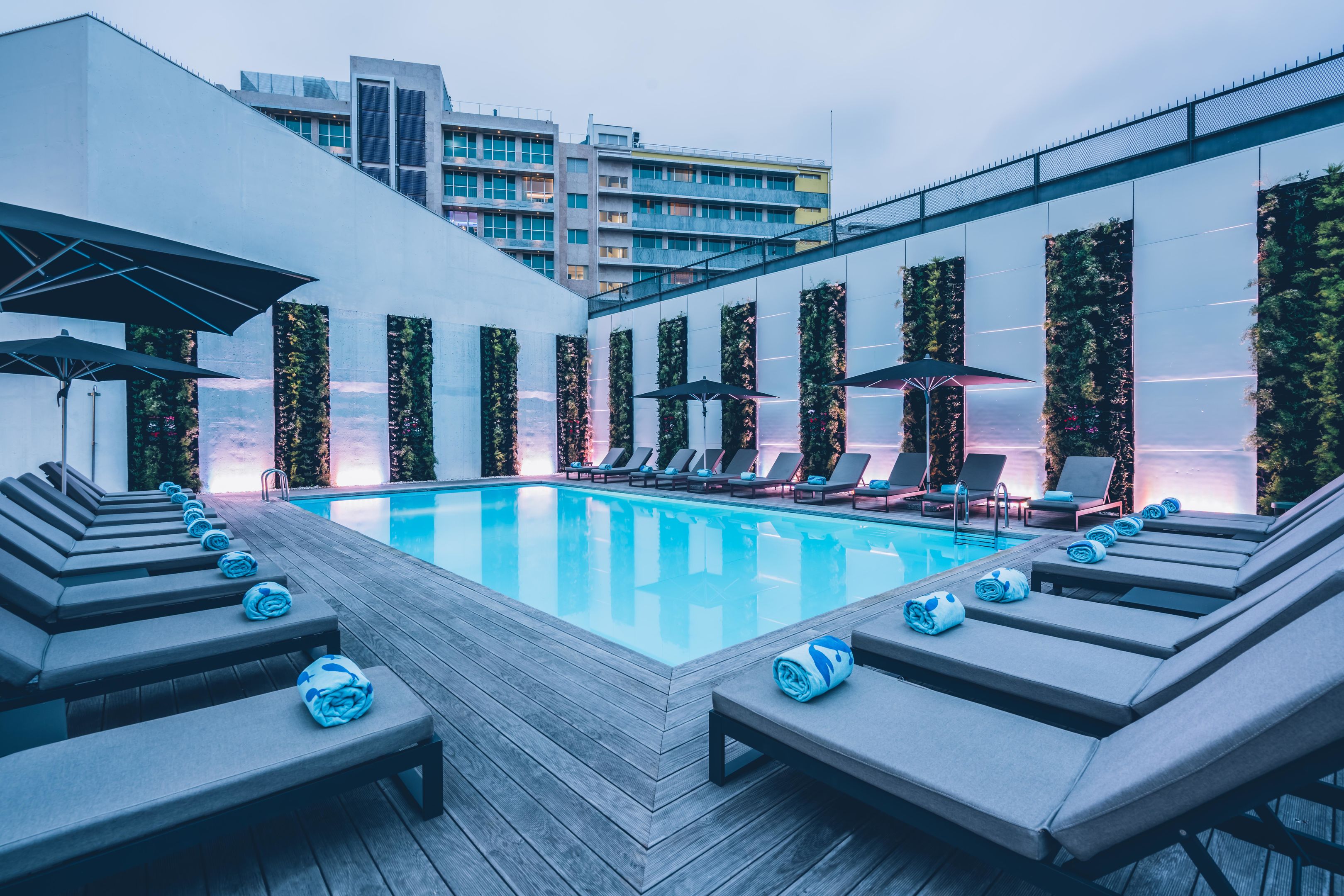 LiggingIberostar Selection Lisboa ligt vlak bij de chique laan Avenida da Liberdade en op korte wandelafstand van het plein Marquês de Pombal. Deze ligging biedt snelle toegang tot winkels