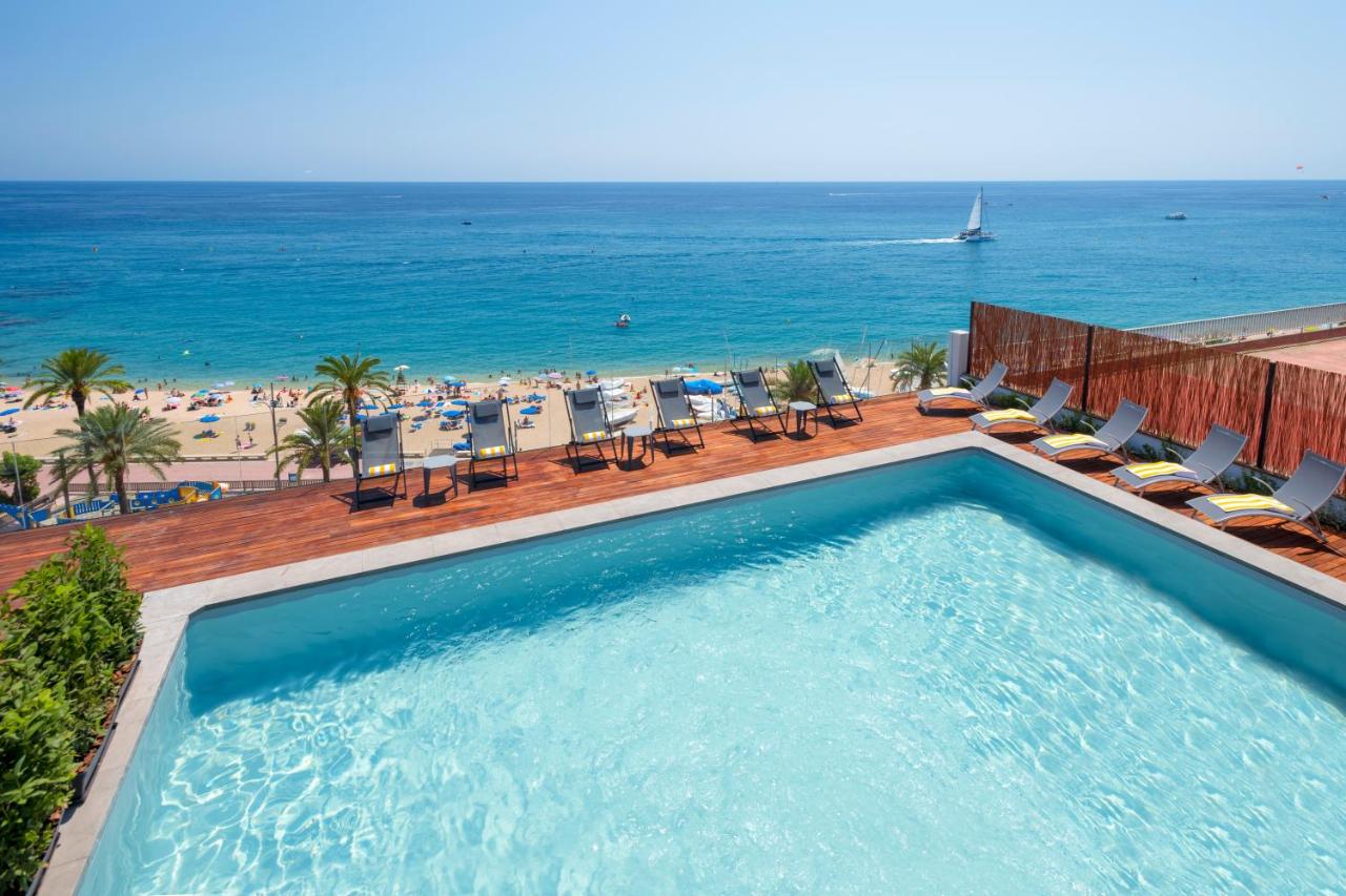 Adults Only 18+LiggingDit hotel bevindt zich in Lloret de Mar