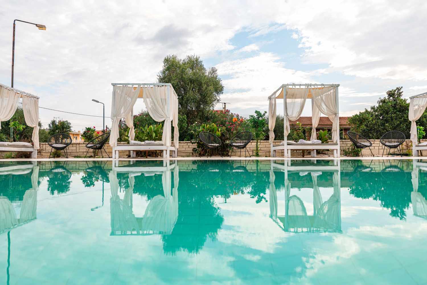 LiggingDit boetiekhotel verwelkomt de gasten in Kavos en biedt in het bijzonder voor ouders met kinderen alle voorwaarden voor een aangenaam verblijf. HotelfaciliteitenHet vriendelijke personeel aan de receptie is graag bij alle vragen behulpzaam. Verschillende faciliteiten en diensten - zoals een speelkamer