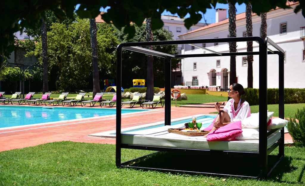 LiggingDit kleine hotel bevindt zich in het historische stadscentrum van de stad Beja. HotelfaciliteitenDe suite en de 34 tweepersoonskamers zijn verdeeld over 3 verdiepingen en zijn met een lift bereikbaar. De receptie is 24 uur per dag geopend. Het voorzieningenaanbod van het hotel bevat een bagagedepot