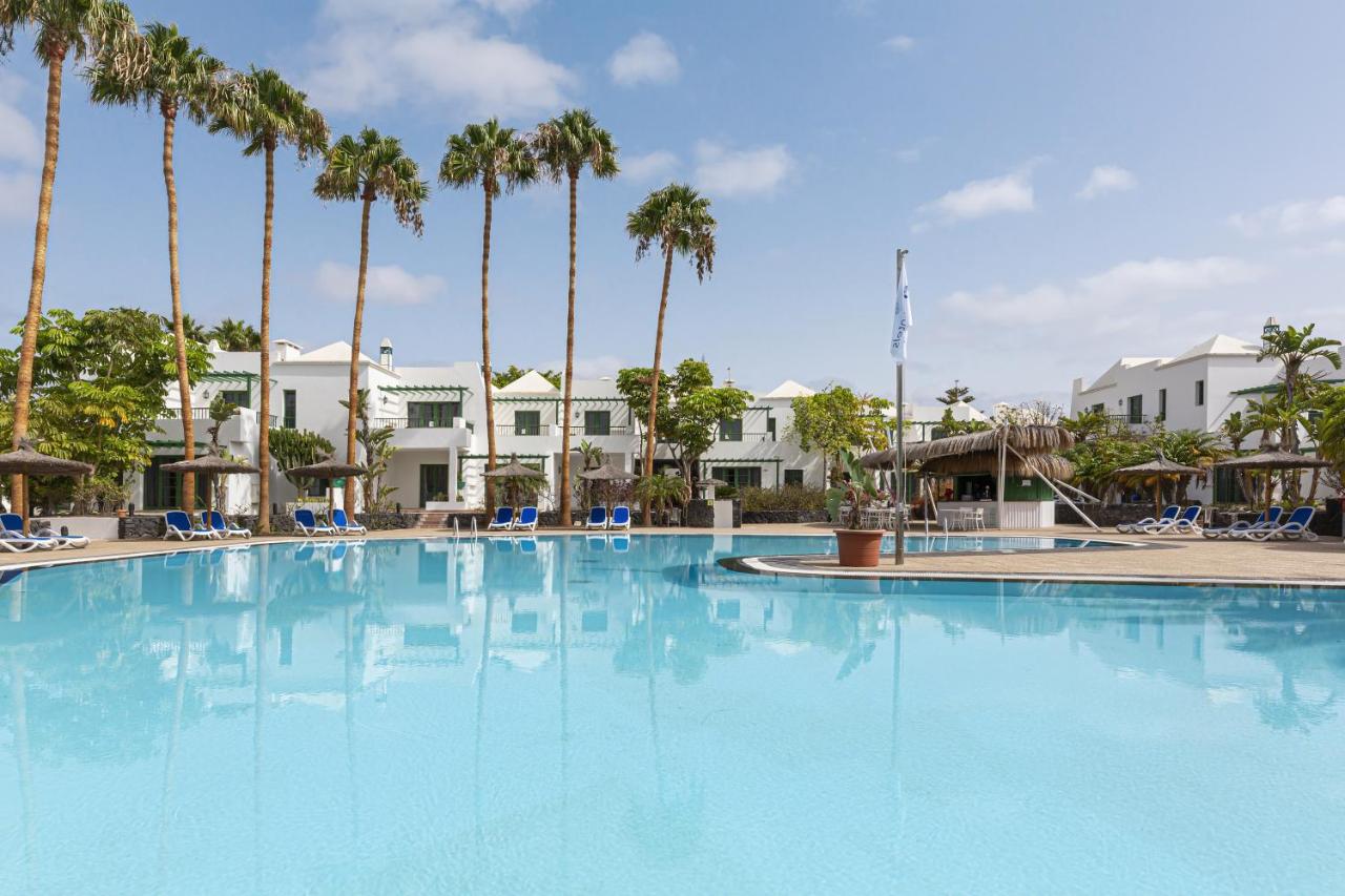 LiggingTHB Royal ligt op een rustige locatie in Playa Blanca