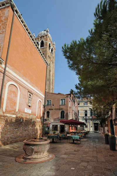 LiggingDit hotel ligt op circa 2 km van het strand