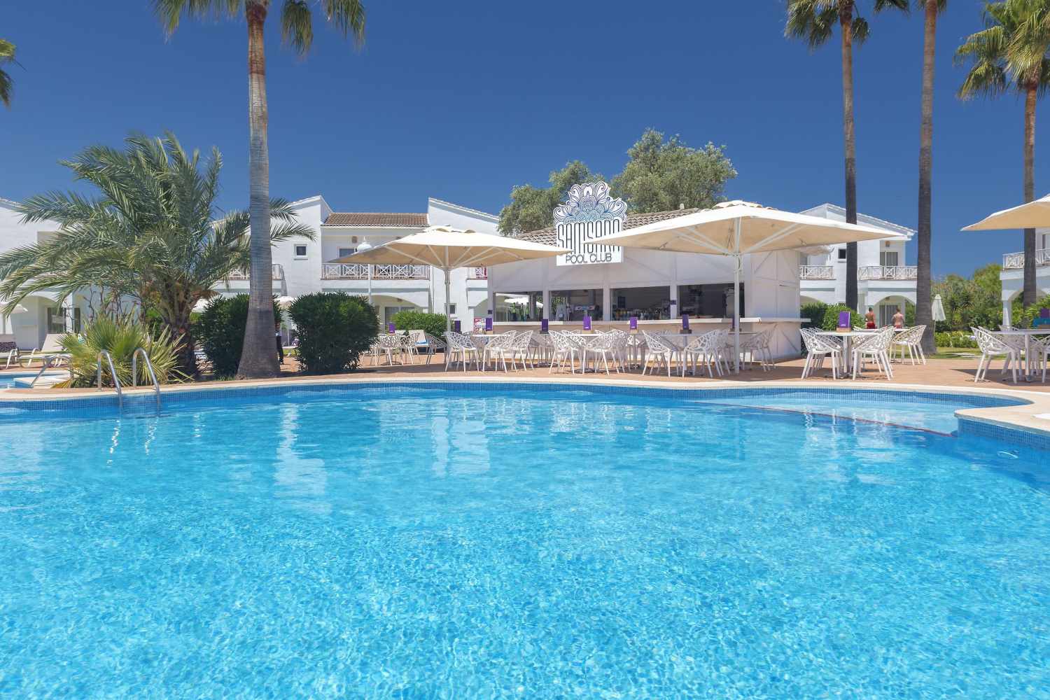 Adults Only 16+LiggingGarden Saladina ligt nabij Playa de Muro aan de noordkust van Mallorca