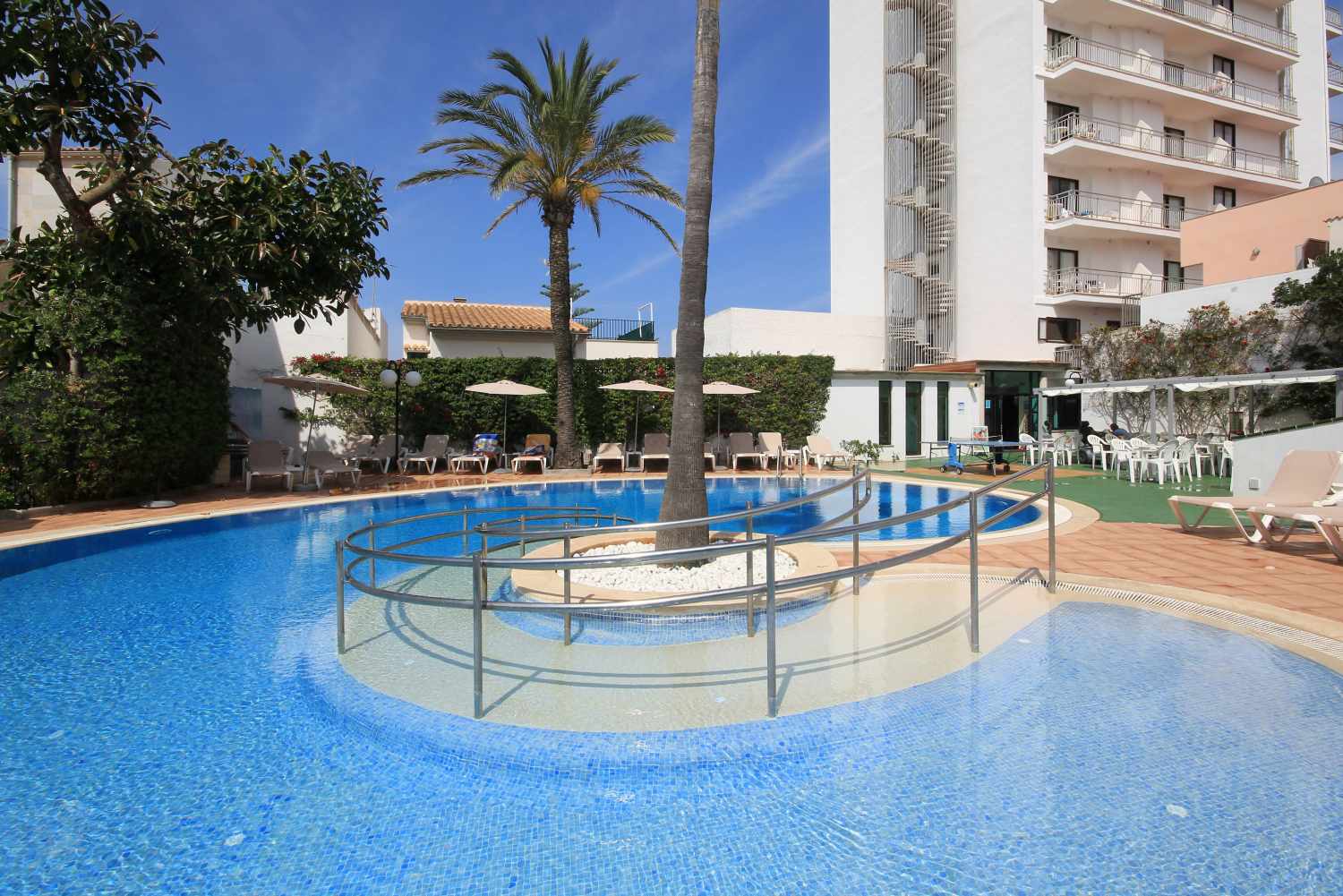 Ligging Ilusion Markus & Spa ligt in het centrum van Ca'n Picafort