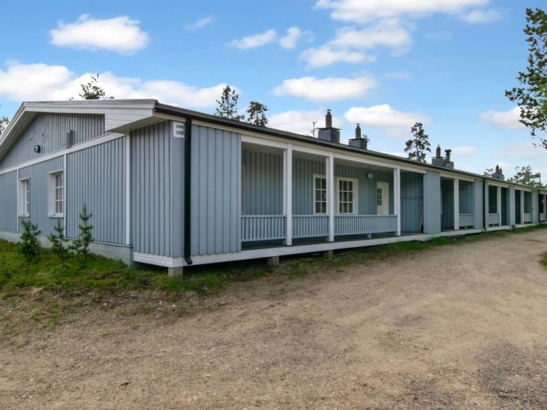 Saariseläntie 8 e 9 jounin väärtit | Boeken bij Flickmyhouse