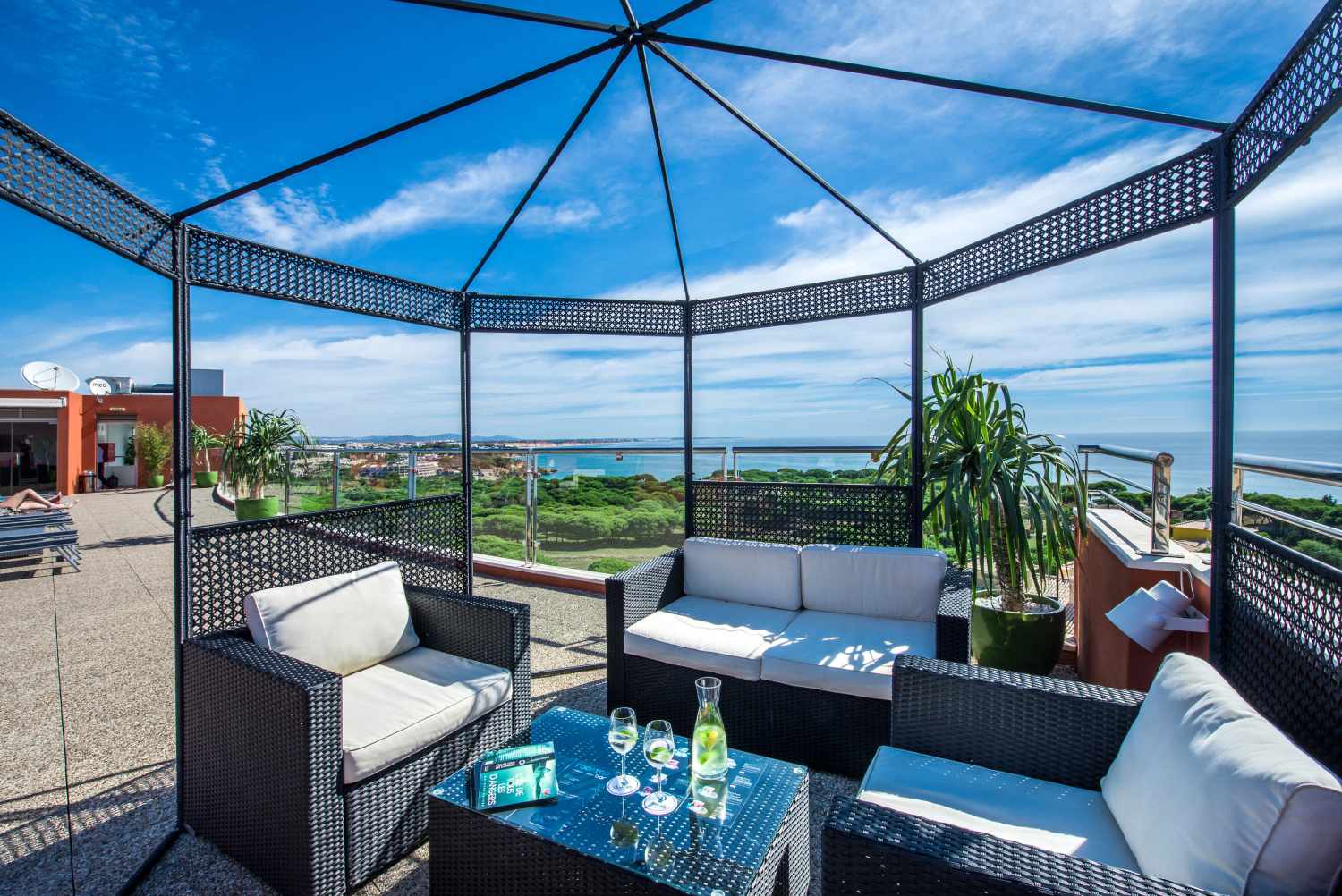 Adults OnlyLiggingDit hotel is een eiland vol rust in Santa Eulalia