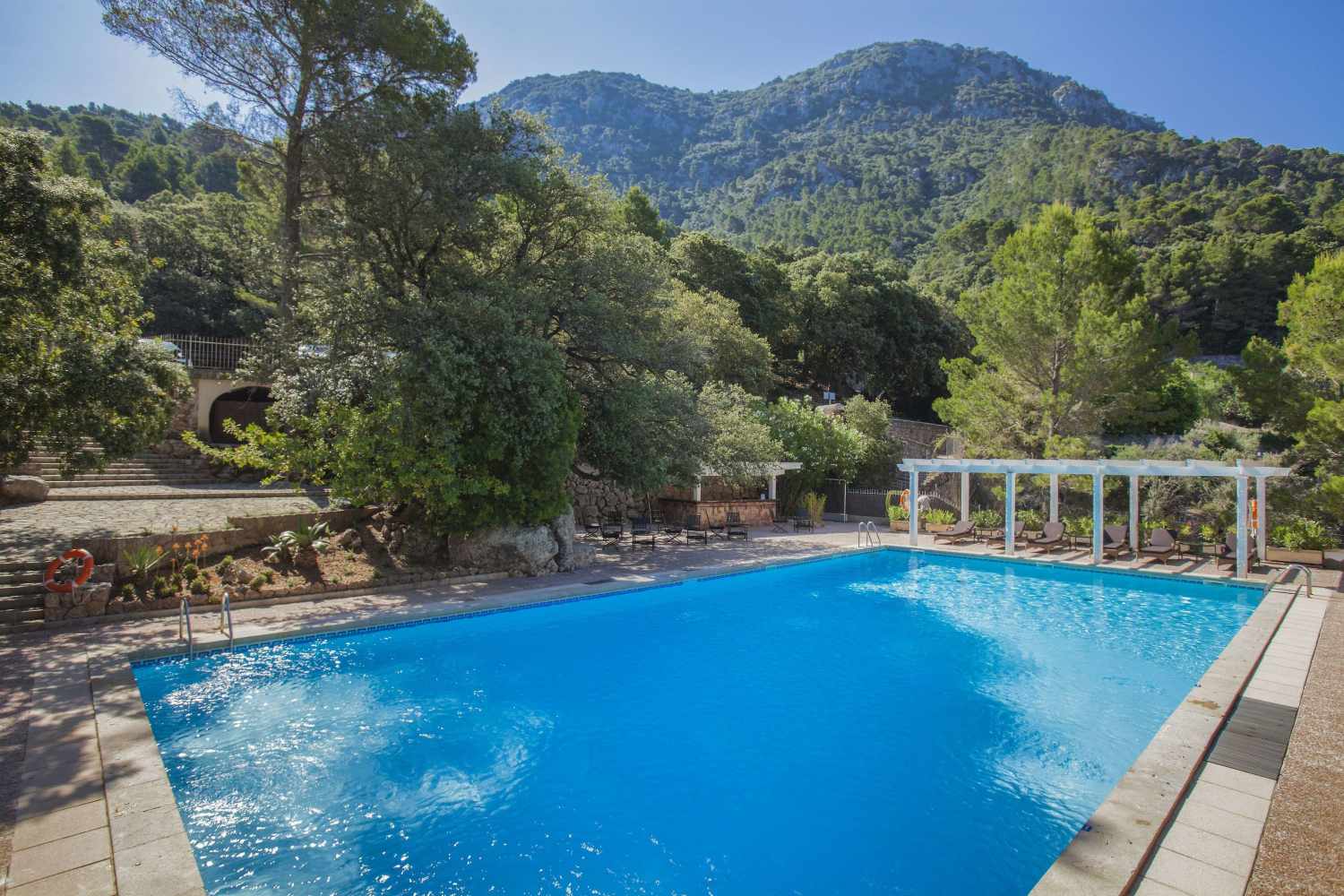 LiggingHet hotel bevindt zich in de prachtige omgeving van Valldemossa in Mallorca