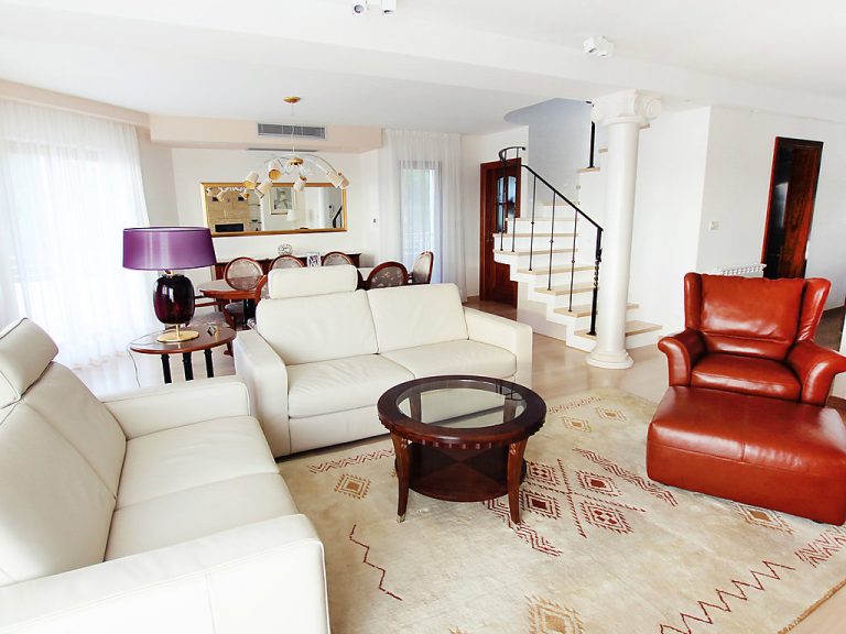 Villa Mustra | Boeken bij Flickmyhouse