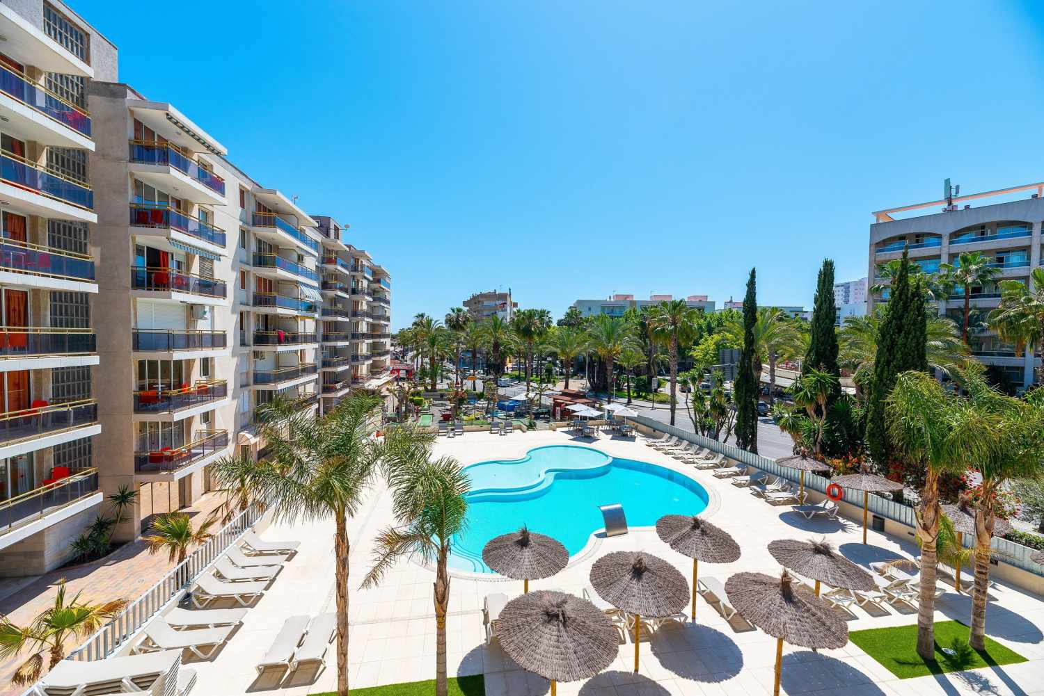 LiggingDit appartement is gelegen in een complex in het toeristische centrum van Salou