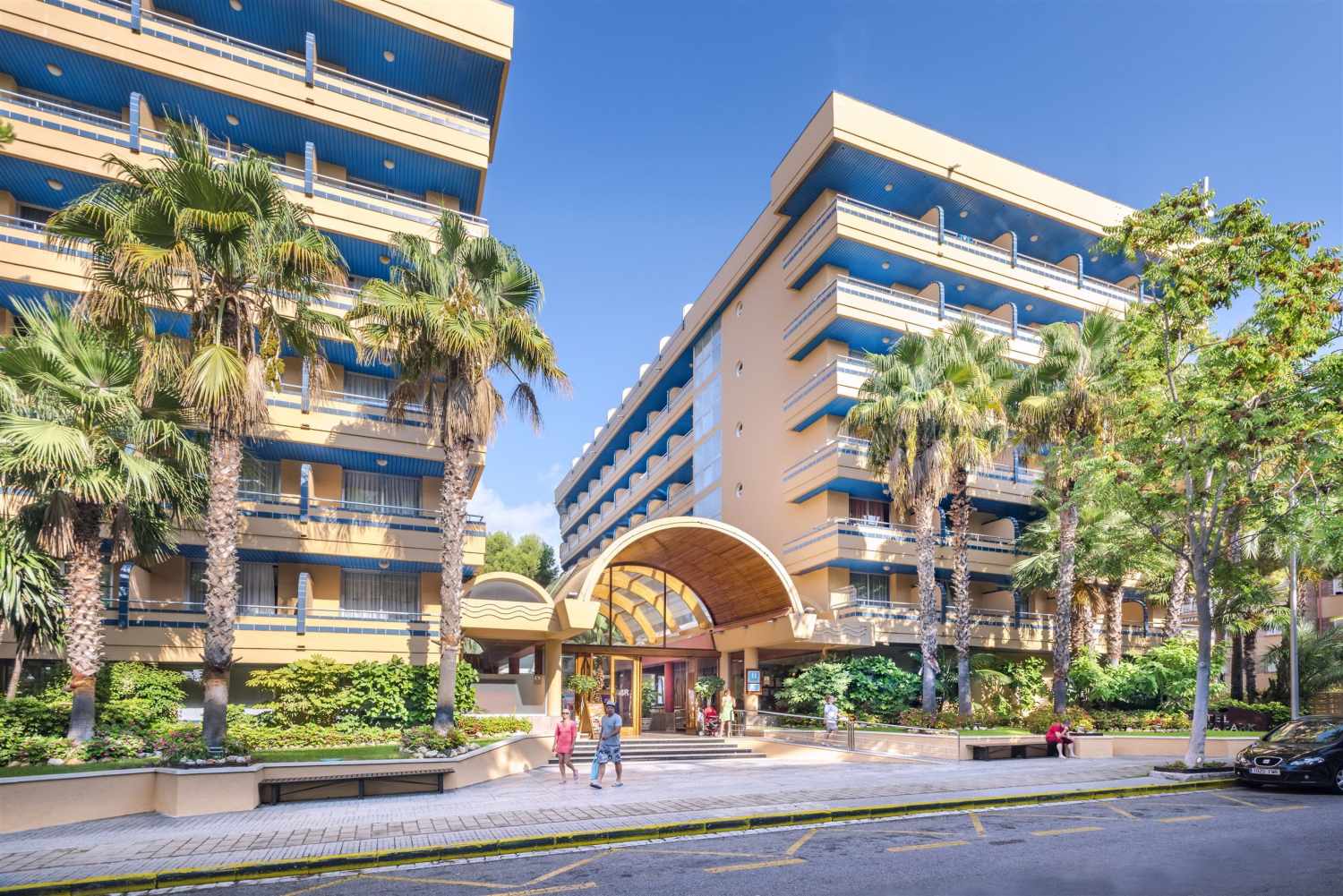 LiggingHotel 4R Playa Park ligt in het bruisende centrum van Salou