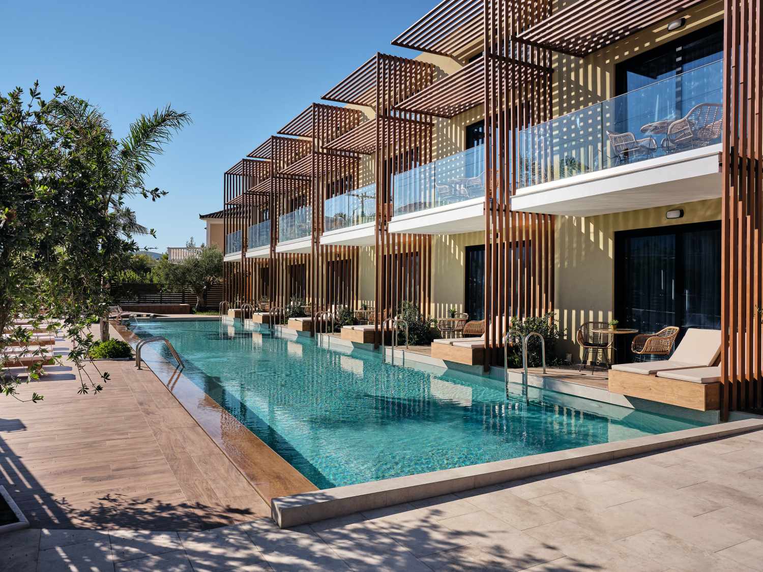 LiggingLetsos Hotel ligt op slechts 150 meter van het turquoise water van Alykanas-strand en ongeveer 100-300 meter van winkels