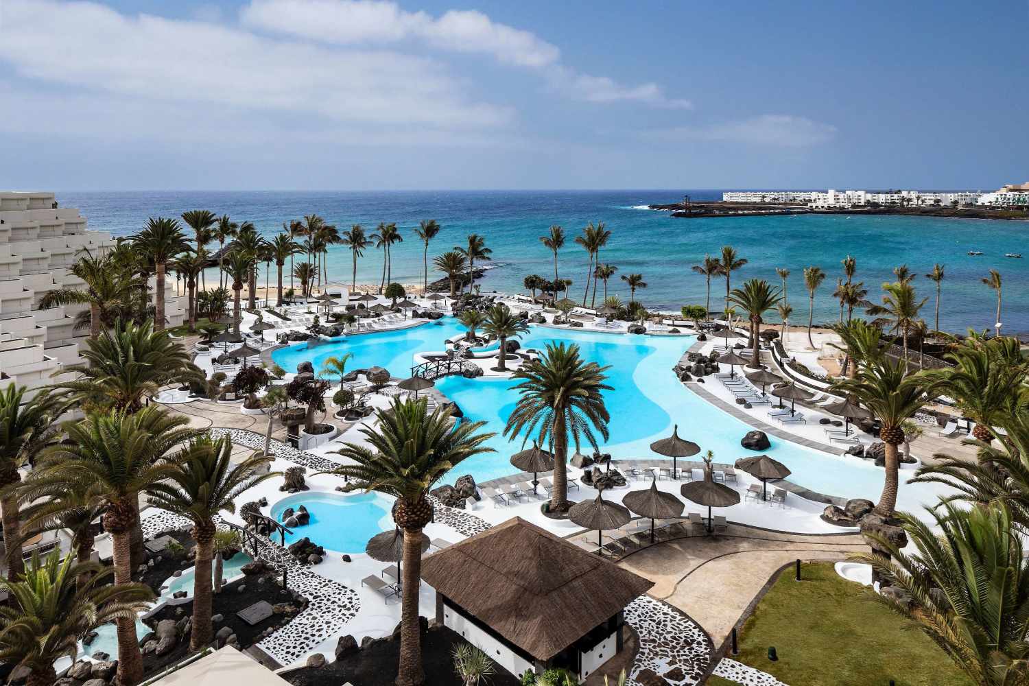 Adults Only (16+)LiggingParadisus by Meliá Salinas Lanzarote ligt in Costa Teguise