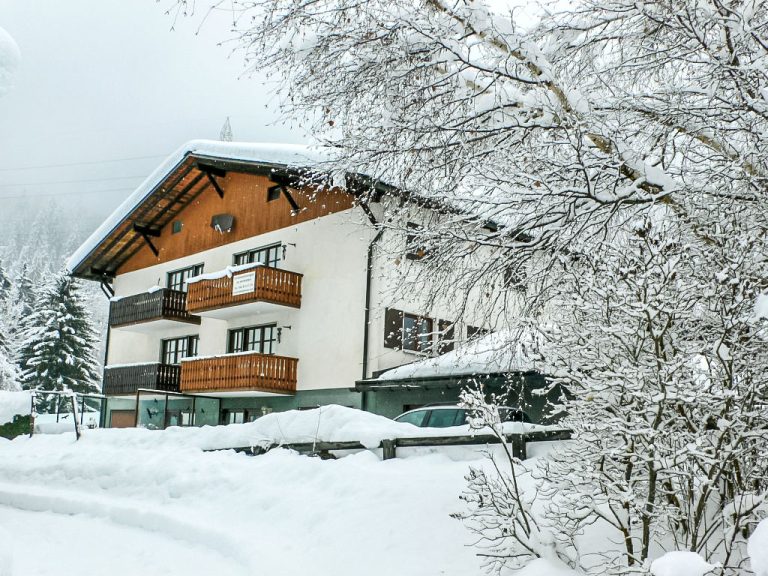 Fricktalerhuus Apt 5 | Boeken bij Flickmyhouse