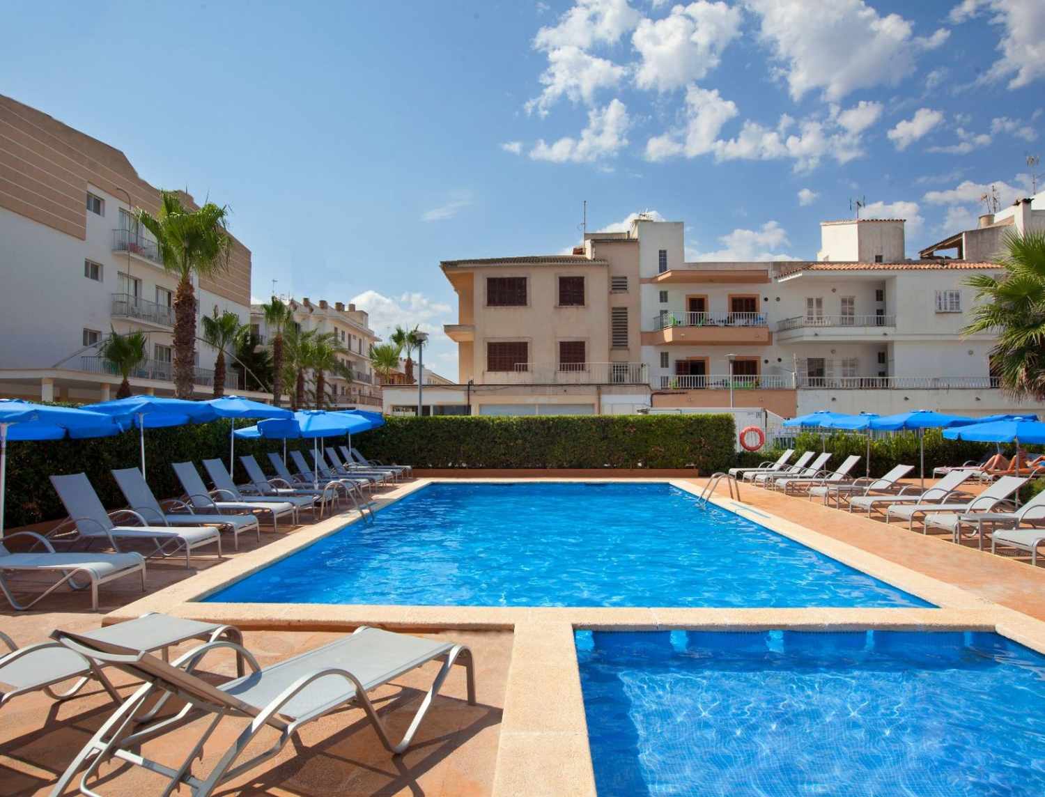 Adults Only 16+LiggingJS Sol de Can Picafort is een adults only hotel gelegen op slechts 25 meter van het zandstrand van Can Picafort