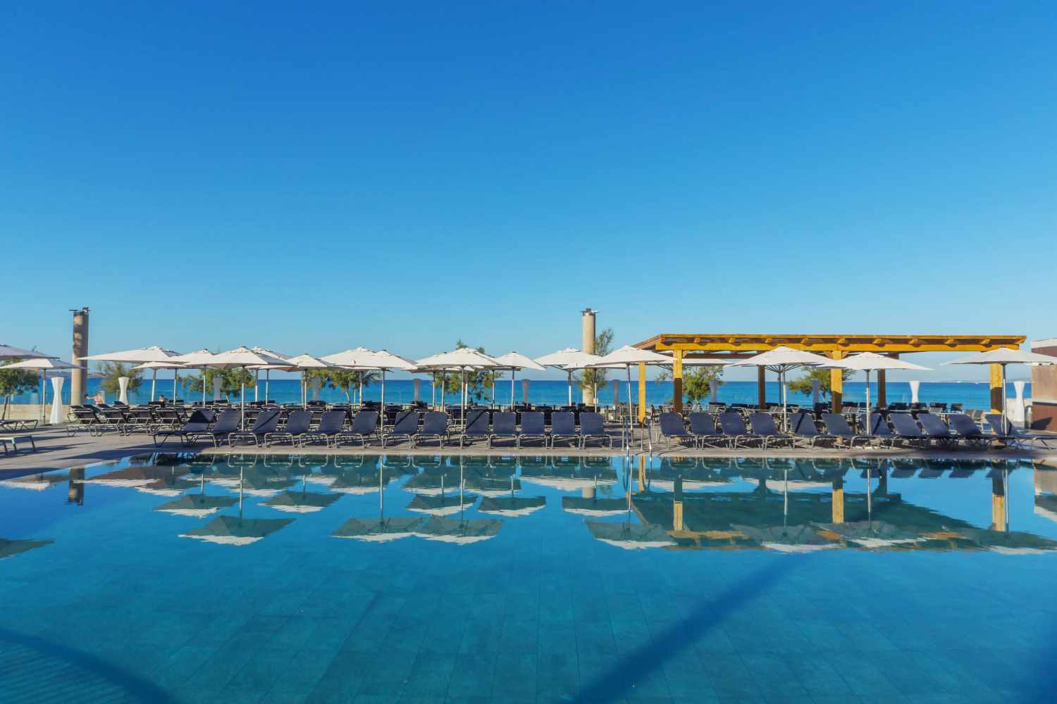 LiggingHet Aparthotel Fontanellas Playa bevindt zich in de badplaats Playa de Palma (Can Pastilla) op Mallorca