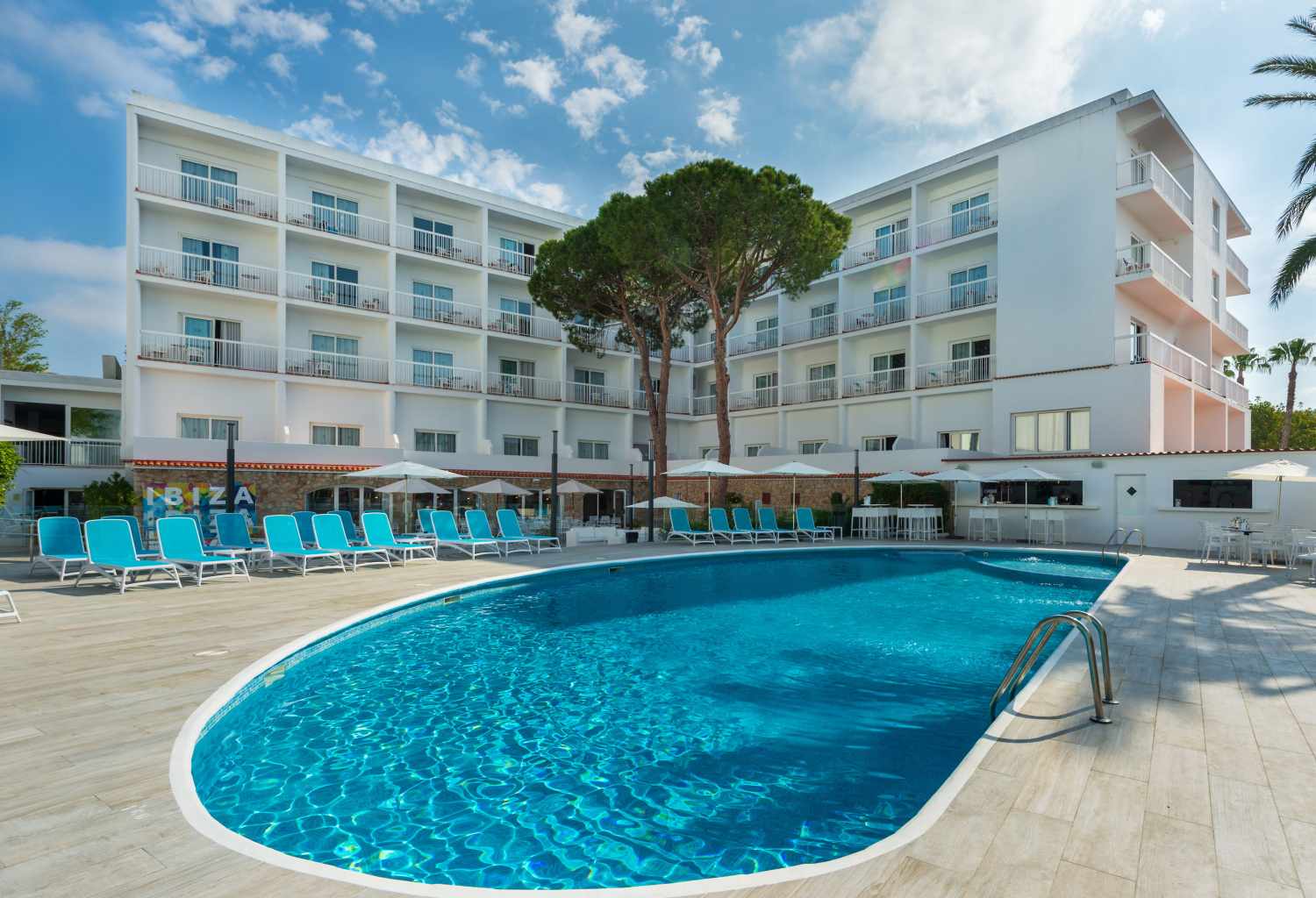Adults OnlyLiggingDit hotel bevindt zich in Sant Antonio de Portmany