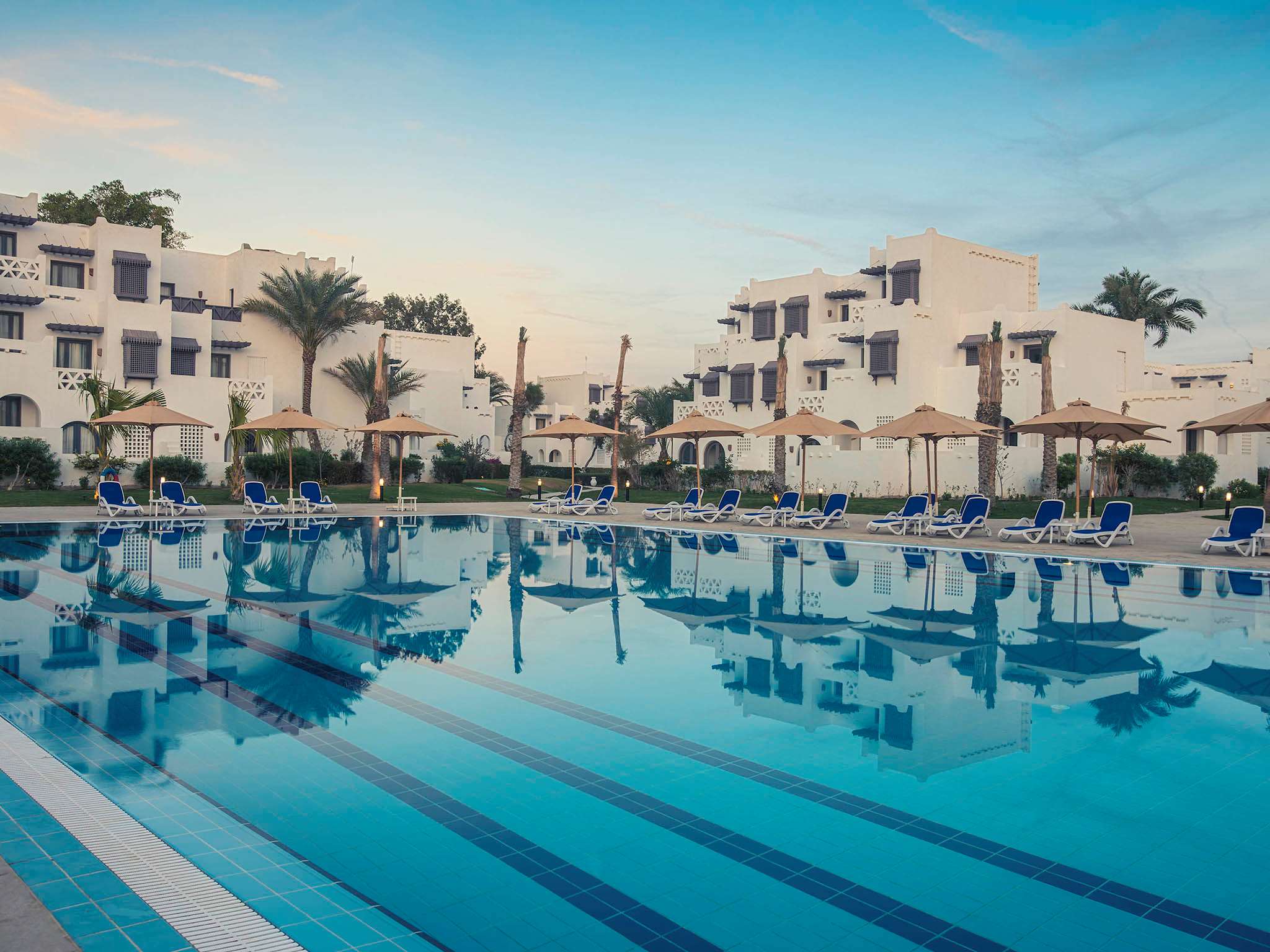 LiggingMercure Hurghada Hotel ligt aan de Rode Zee met een privéstrand