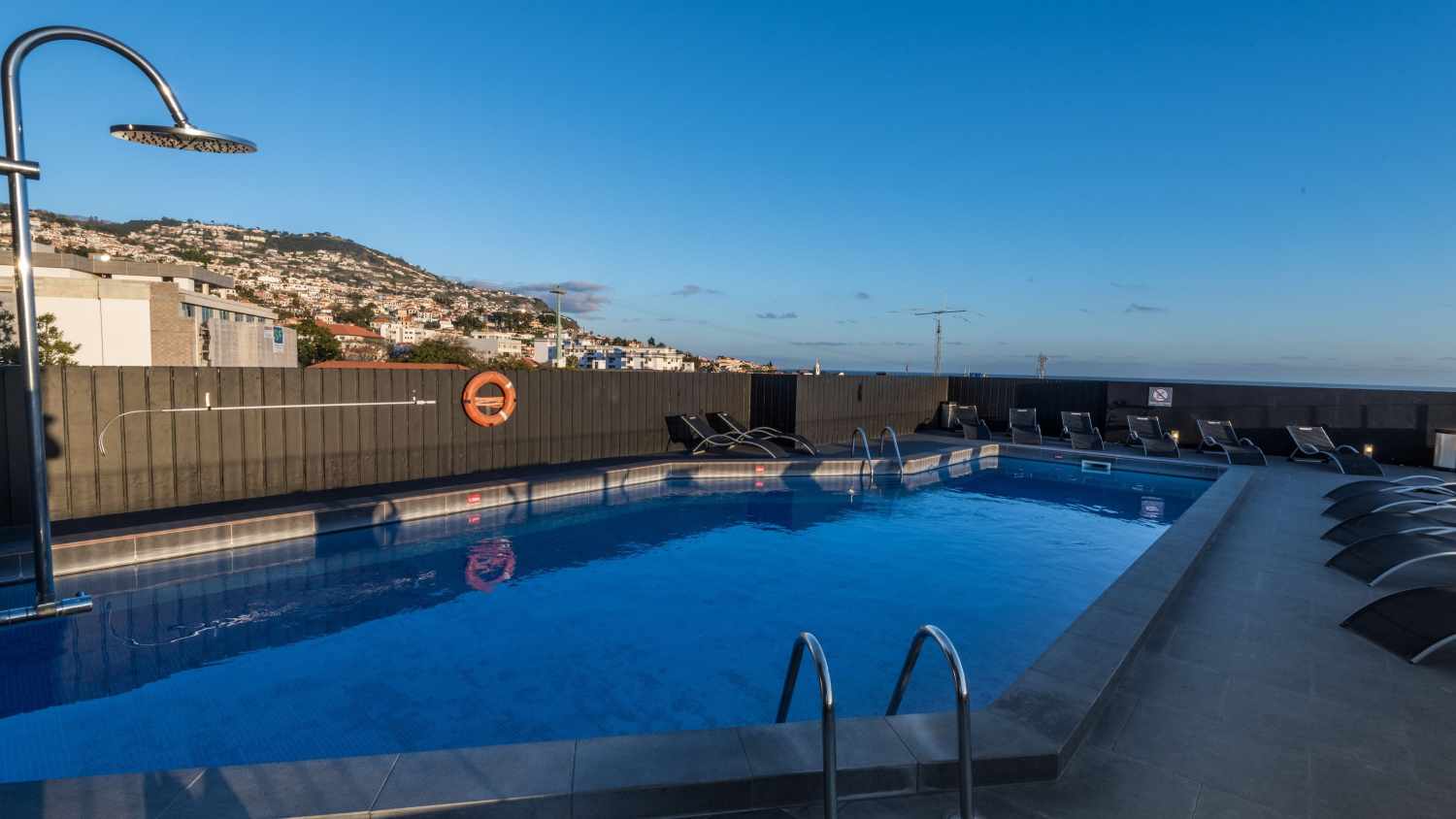 LiggingHotel do Carmo ligt in het historische centrum van Funchal op Madeira