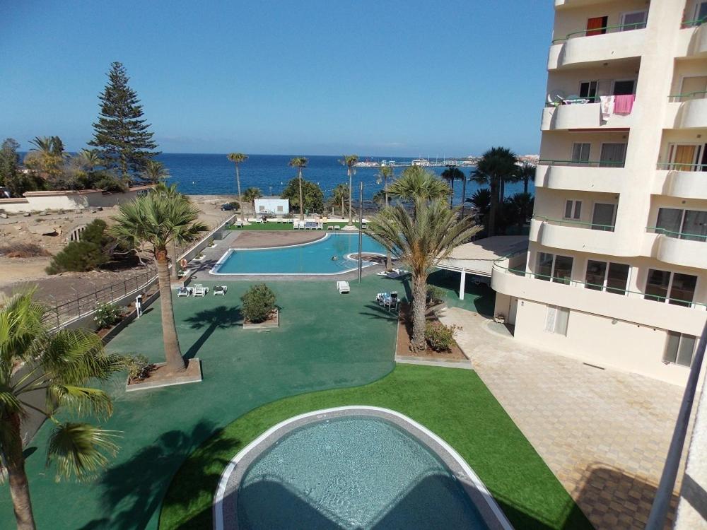 LiggingCosta Mar Apartments ligt in de populaire badplaats Los Cristianos