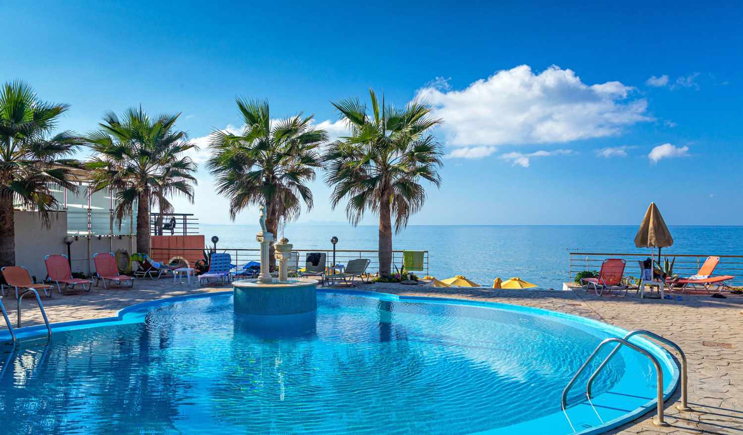 LiggingDit hotel ligt direct aan het strand