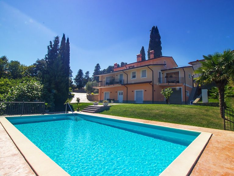 Cherry Grove | Boeken bij Flickmyhouse