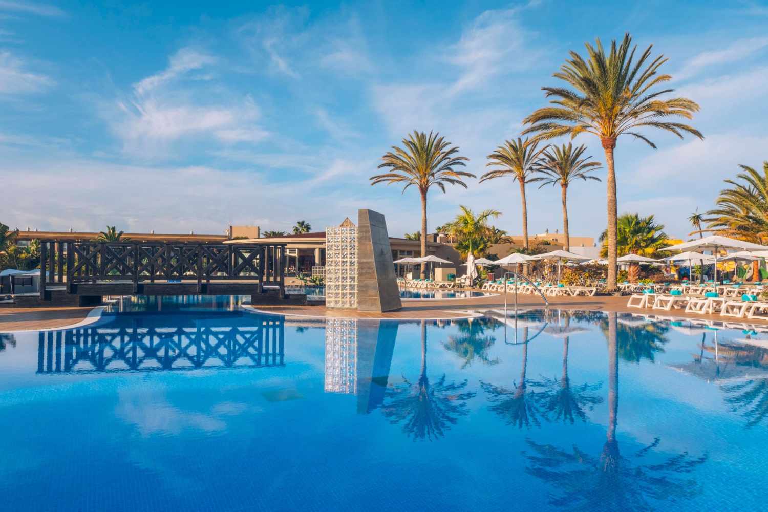 LiggingIberostar Waves Gaviotas Park ligt op het schiereiland Jandía