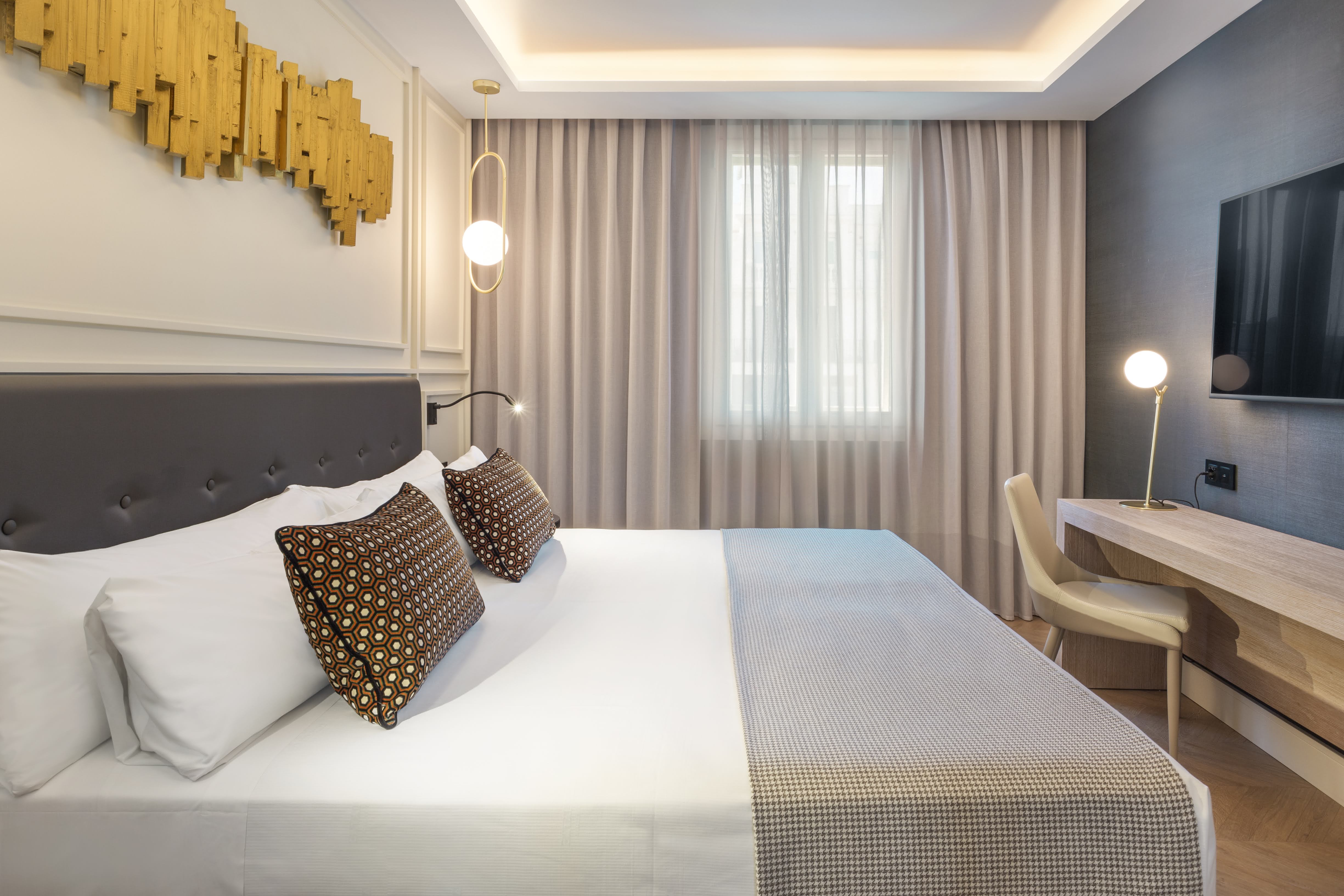 LiggingDit hotel bevindt zich in de "Calle Goya" in de elegante wijk Salamanca. Hier bevinden zich de beste boetieks en restaurants en de hoofdvestigingen van vele multinationale concerns. Bovendien is het niet ver van Paseo de la Castellana