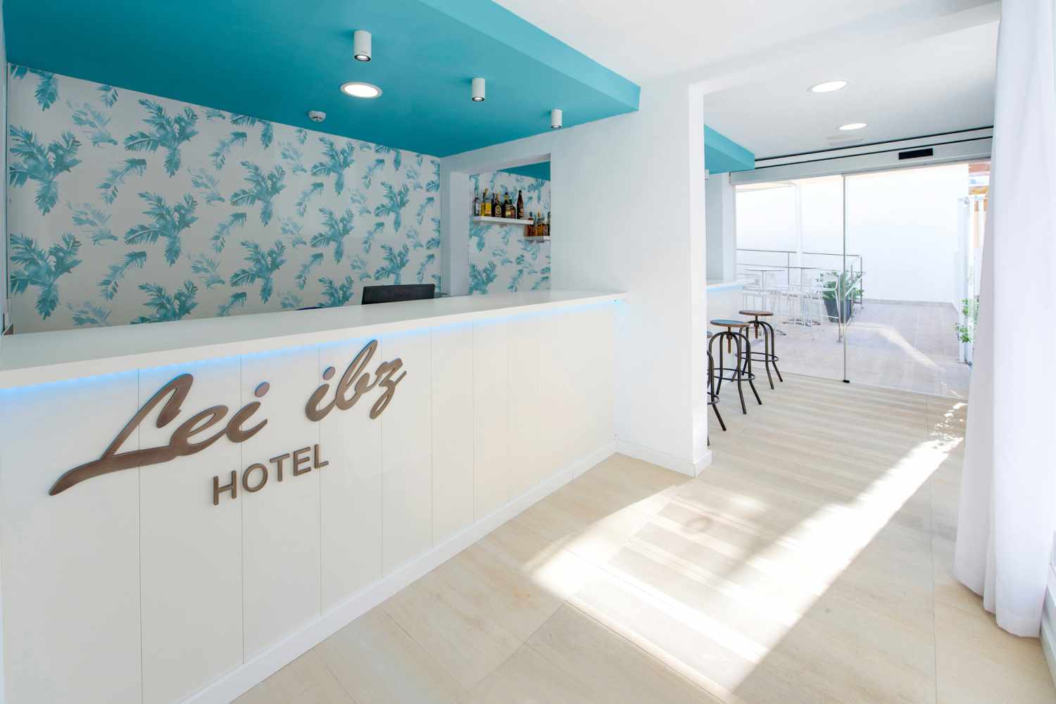 Adults OnlyLiggingDit goed gelegen gastenverblijf bevindt zich op ca. 500 meter afstand van het stadscentrum van de stad Ibiza. In de nabije omgeving van het hotel vindt u talrijke mogelijkheden om te winkelen