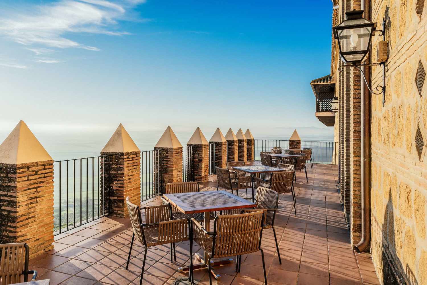 LiggingDit charmante hotel bevindt zich in de oude muren van een voormalige