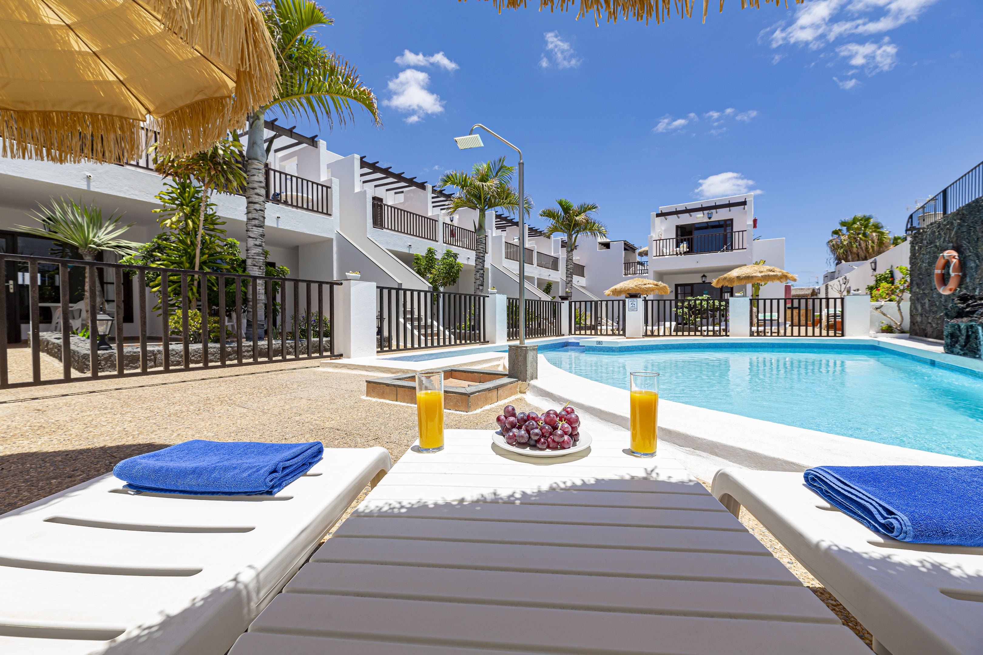 Adults OnlyLiggingApartments Las Lilas bevindt zich in het centrum van Puerto del Carmen