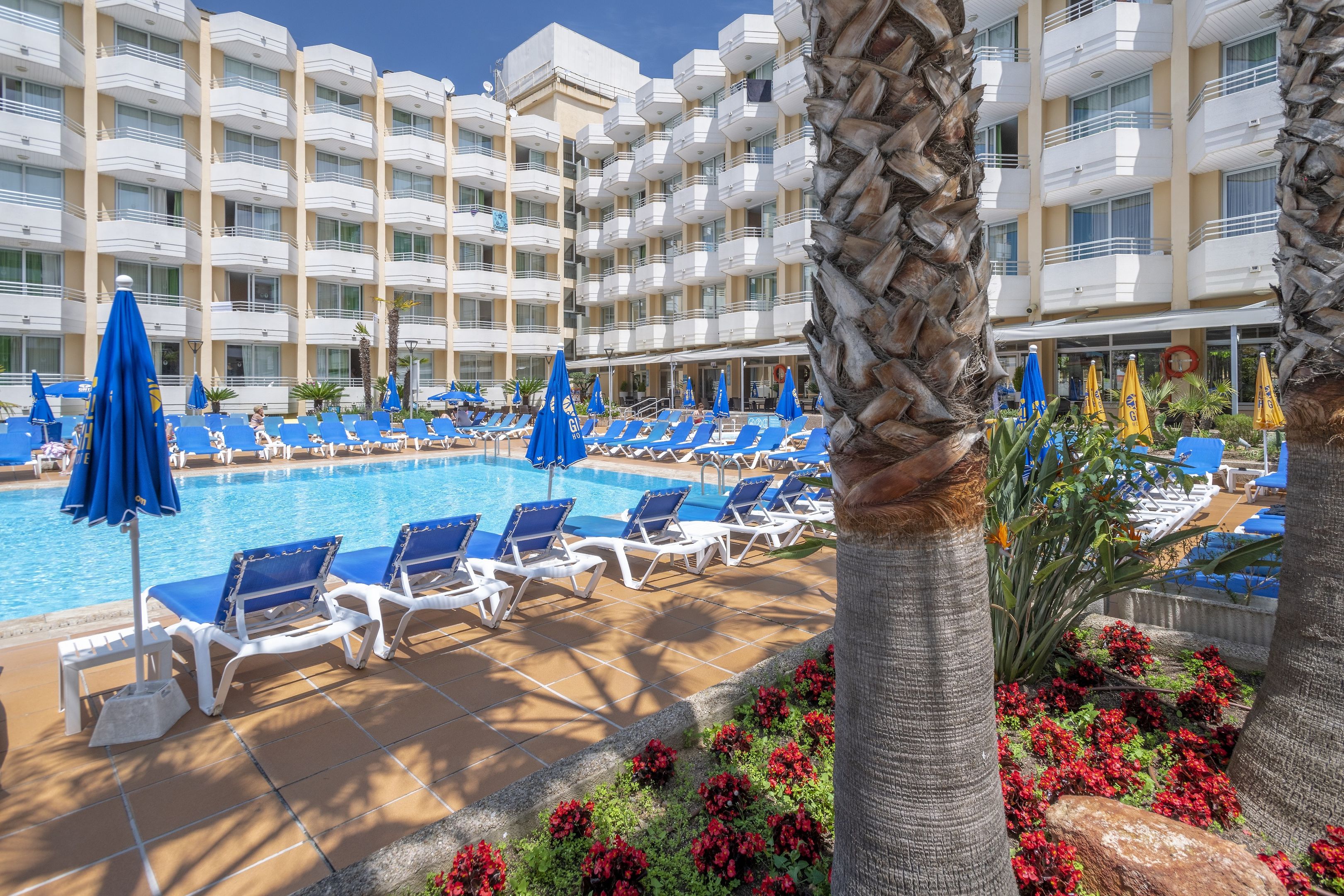 LiggingDit hotel ligt direct in Tossa de Mar