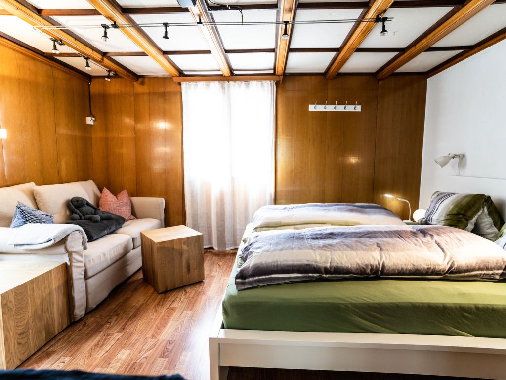 Bürcher Haus 1. OG Süd-Ost | Boeken bij Flickmyhouse