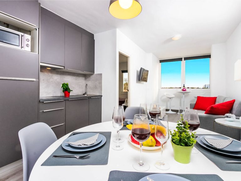 Port Mistral | Boeken bij Flickmyhouse