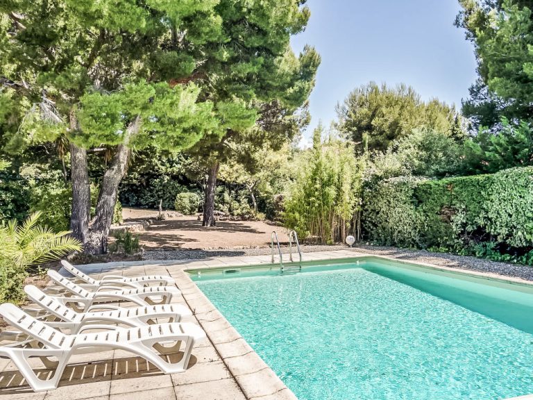 Domaine Port d'Alon | Boeken bij Flickmyhouse