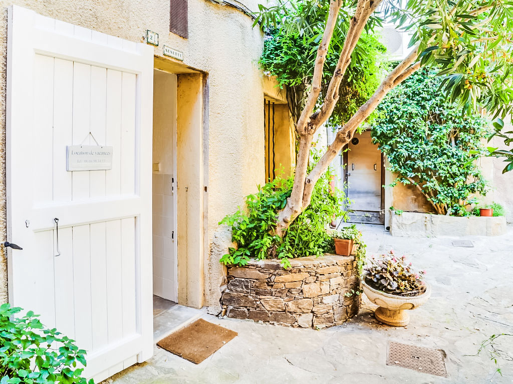 Village de Bormes les Mimosas | Boeken bij Flickmyhouse