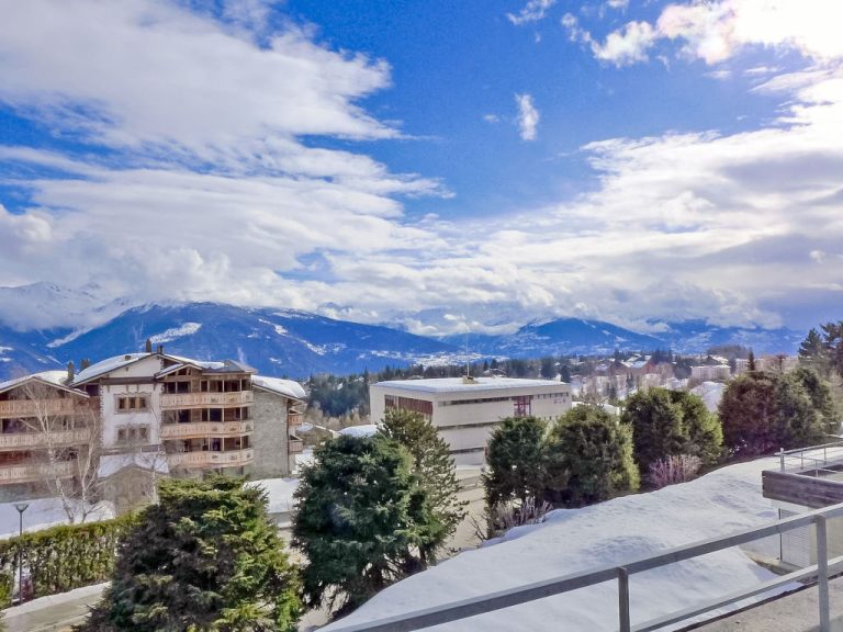 Jeanne D'Arc Apt. E-38 | Boeken bij Flickmyhouse