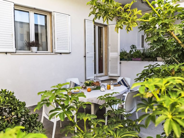 Brezza Marina | Boeken bij Flickmyhouse