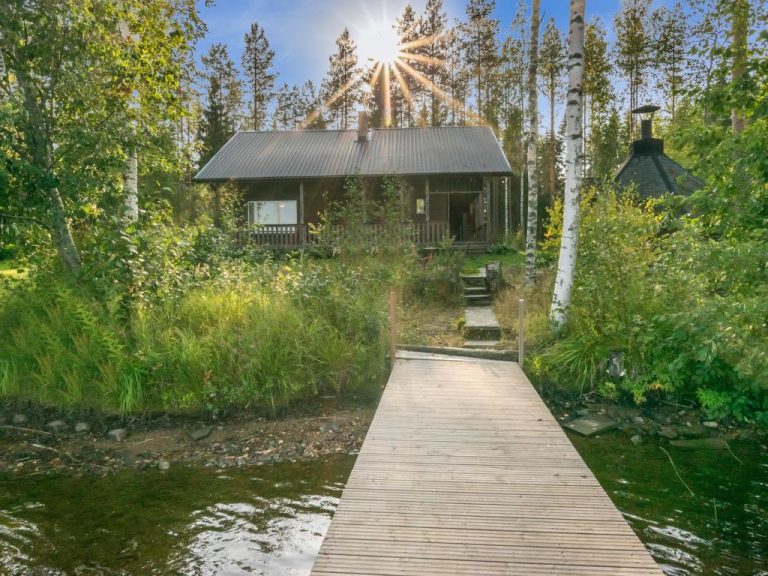 Aurinkopaikka | Boeken bij Flickmyhouse