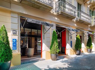 LiggingDit hotel ligt op ongeveer 3 km van het strand