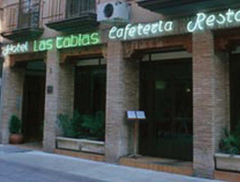 LiggingDit stadshotel ligt in de toeristische wijk Daimiel