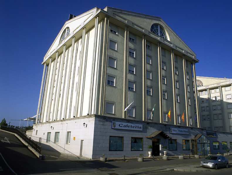 LiggingDit aantrekkelijke hotel bevindt zich dichtbij het culturele en toeristische centrum van Mérida. Het Romeinse amfitheater