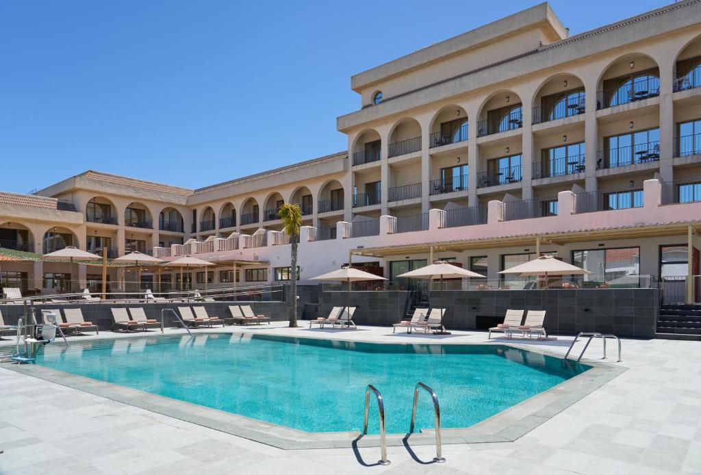 LiggingHet hotel ligt aan de rand van de pittoreske oude woonwijk van de vissers van Sanlúcar