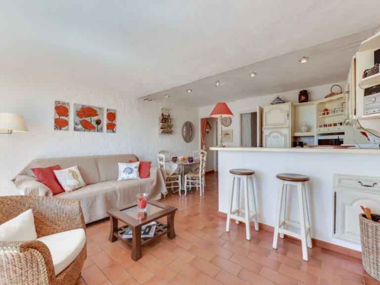 Village de Silhouette | Boeken bij Flickmyhouse